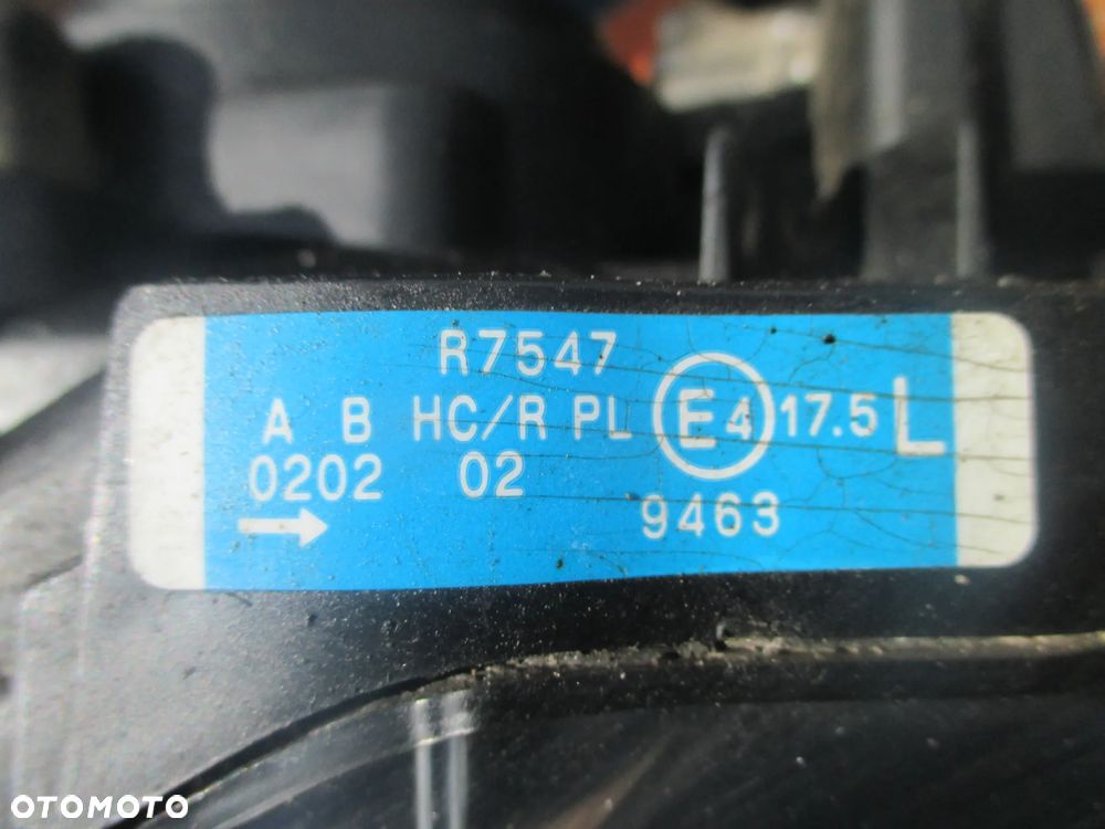 Lampa MITSUBISHI SPACE RUNNER - 5