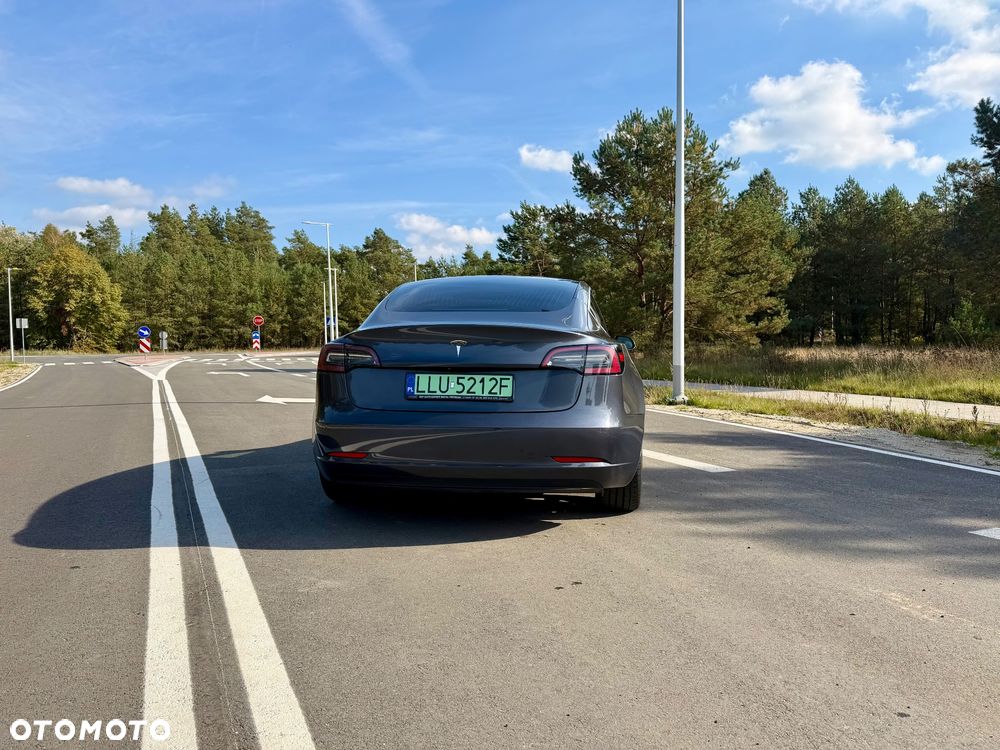 Tesla Model 3 - 14