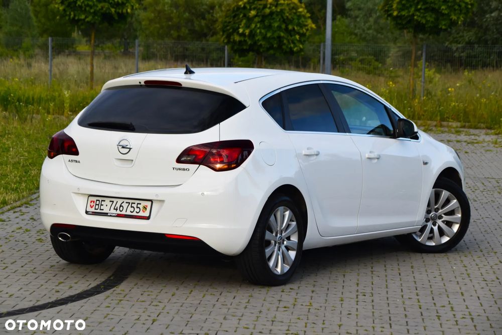 Opel Astra 1.6 Turbo White Edition - 36