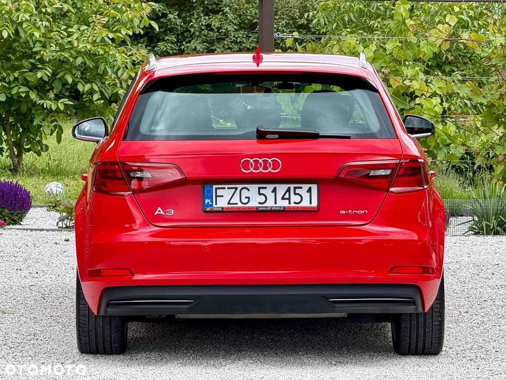 Audi A3 Sportback 1.4 TFSI E-tron Ambiente e-S tronic - 12