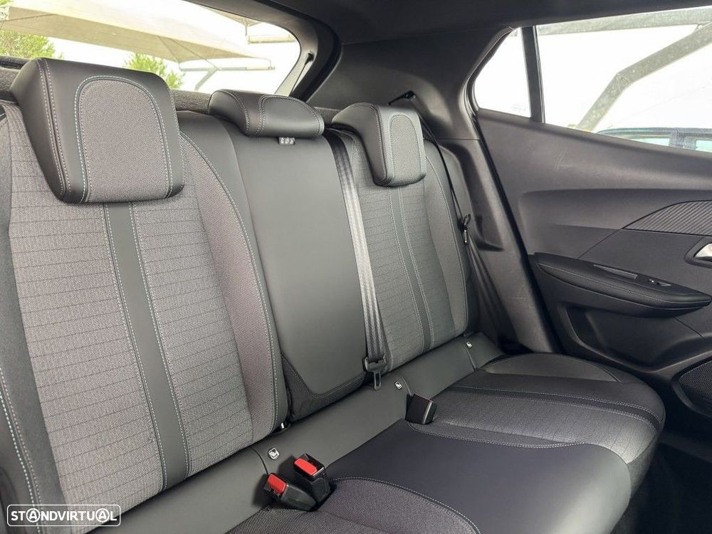 Peugeot 2008 1.5 BlueHDi Allure Pack EAT8 - 28