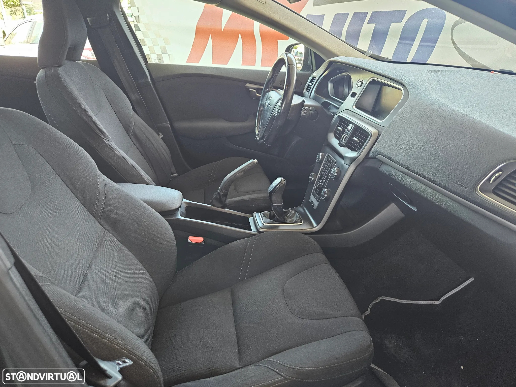 Volvo V40 1.6 D2 R-Design Summum - 7