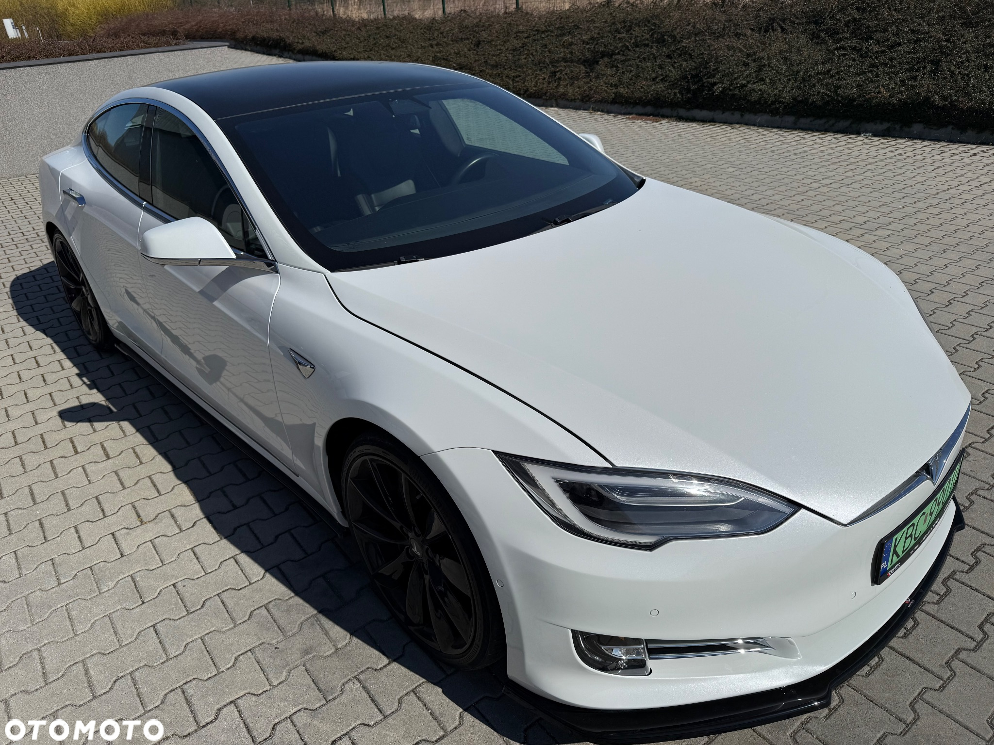 Tesla Model S - 8