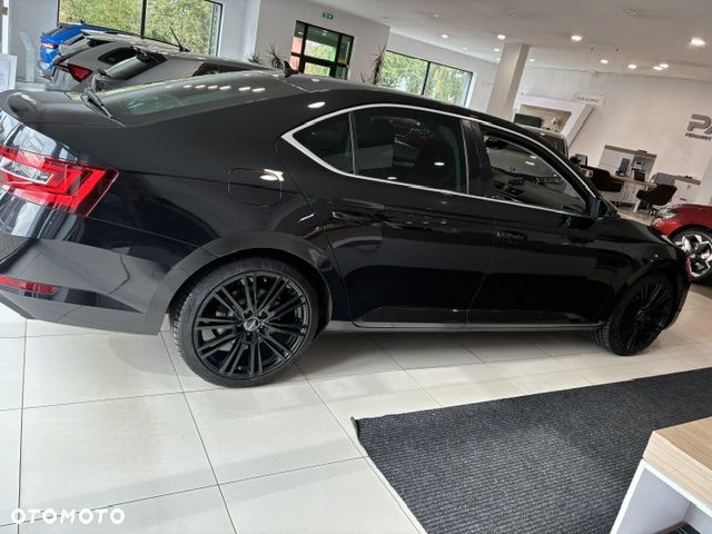 Skoda Superb 2.0 TDI DSG Ambition - 4