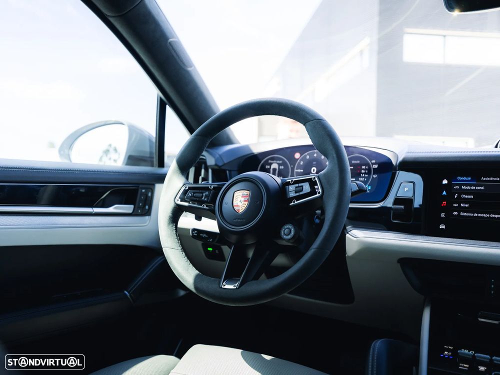 Porsche Cayenne Coupé E-Hybrid - 13