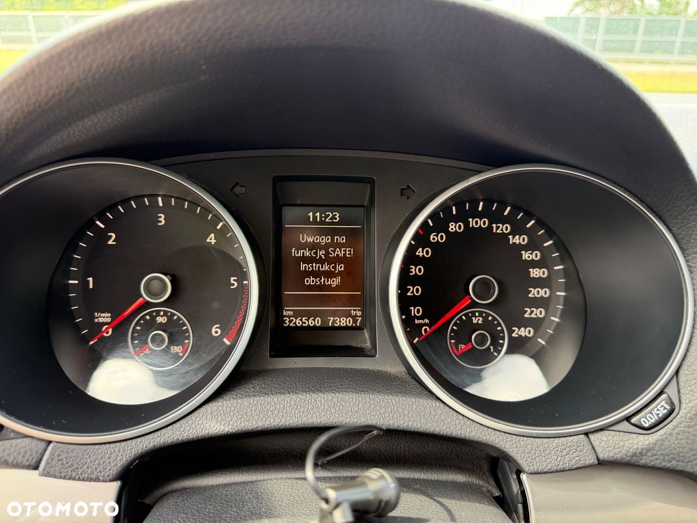Volkswagen Golf 1.6 TDI BlueMotion Technology Comfortline - 16
