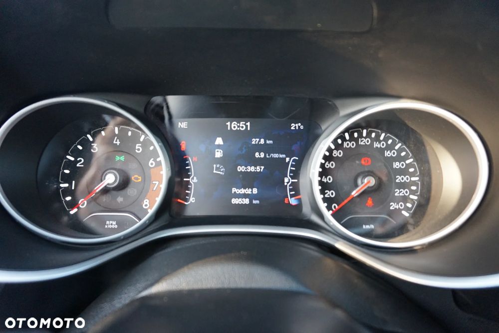 Jeep Compass - 36