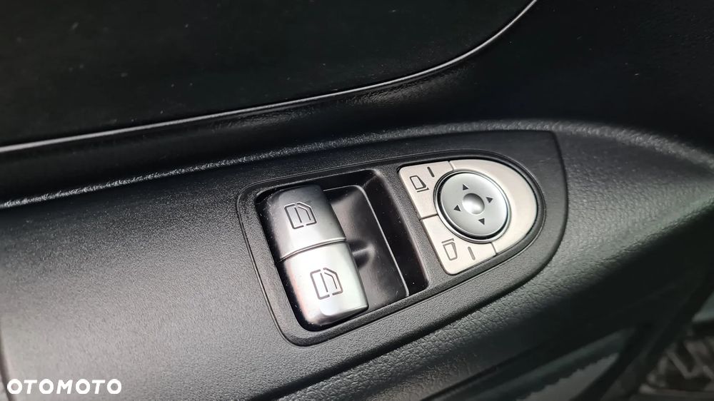 Mercedes-Benz eVito 111 L2 - 20