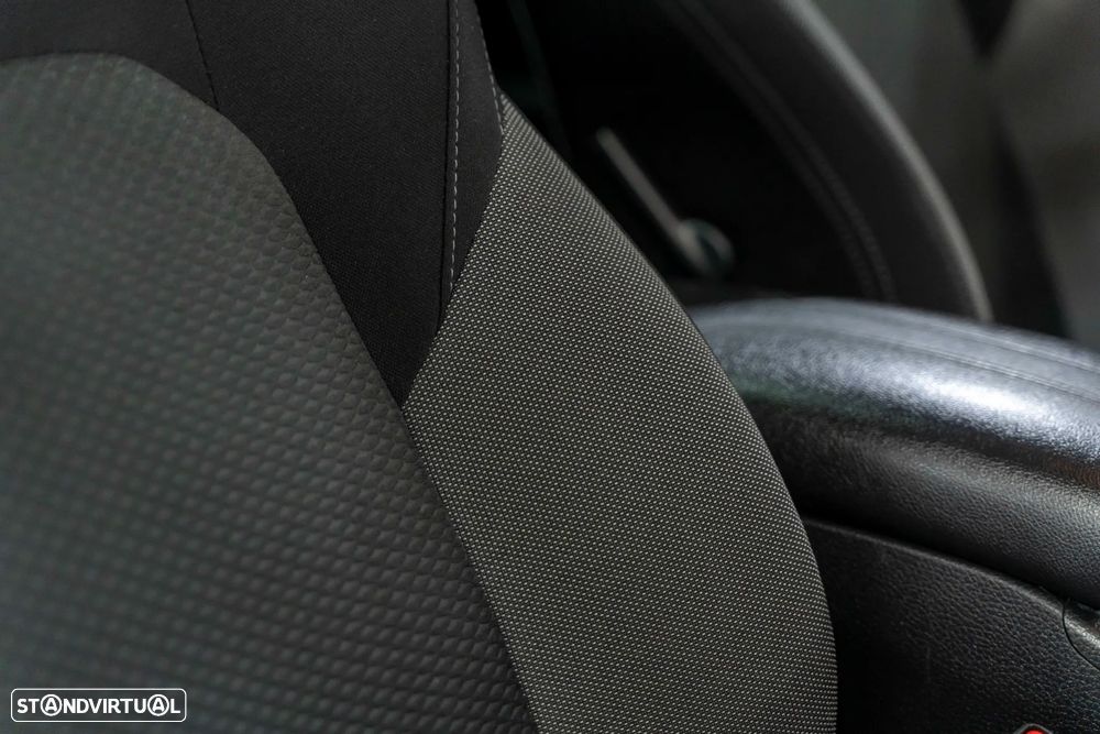 Nissan Qashqai 1.3 DIG-T N-Connecta J18 - 17