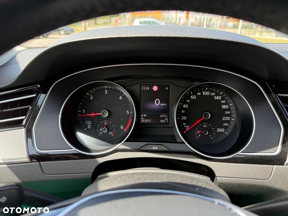 Volkswagen Passat 2.0 TDI BMT Highline DSG - 11