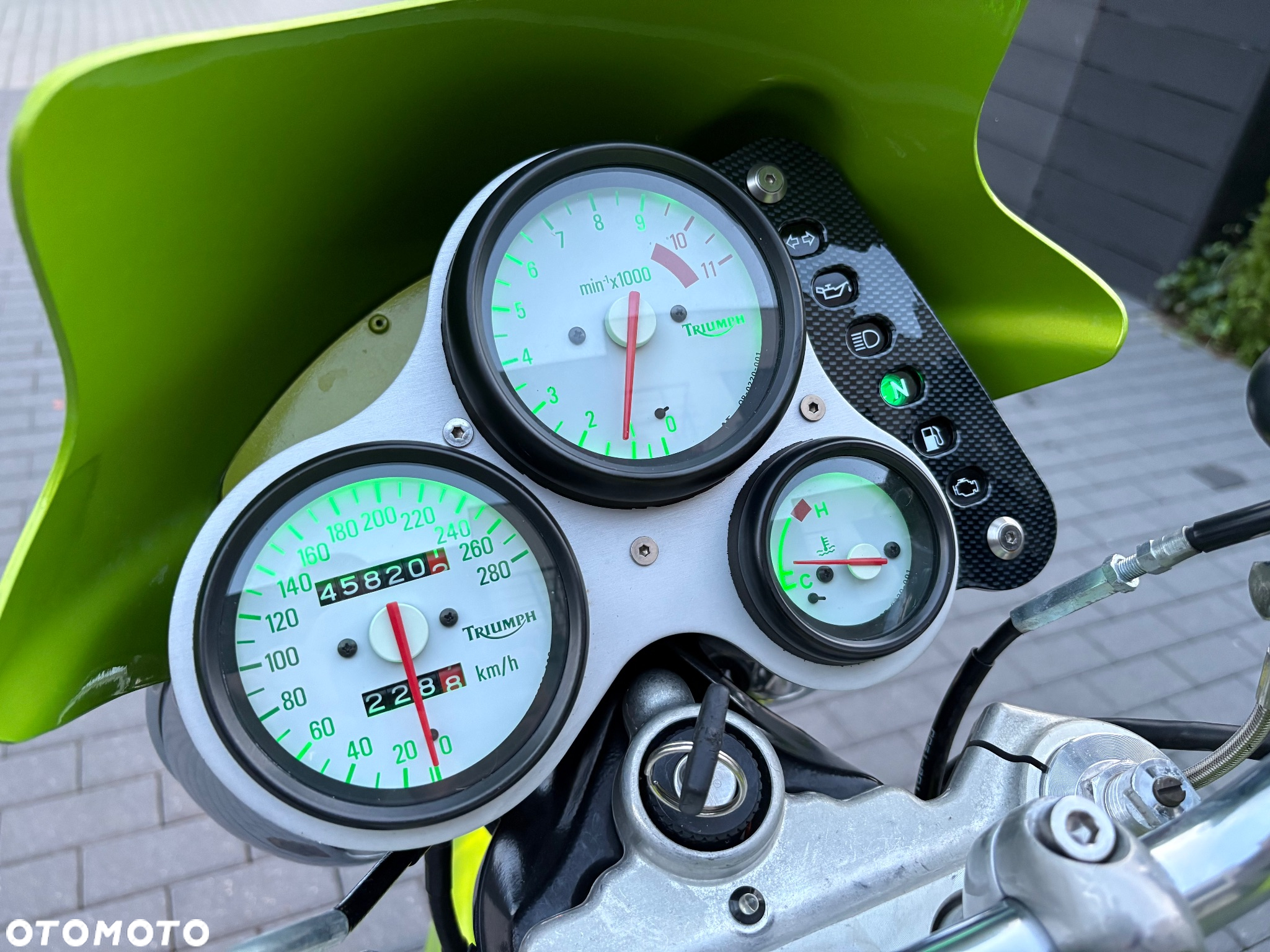 Triumph Speed Triple - 8