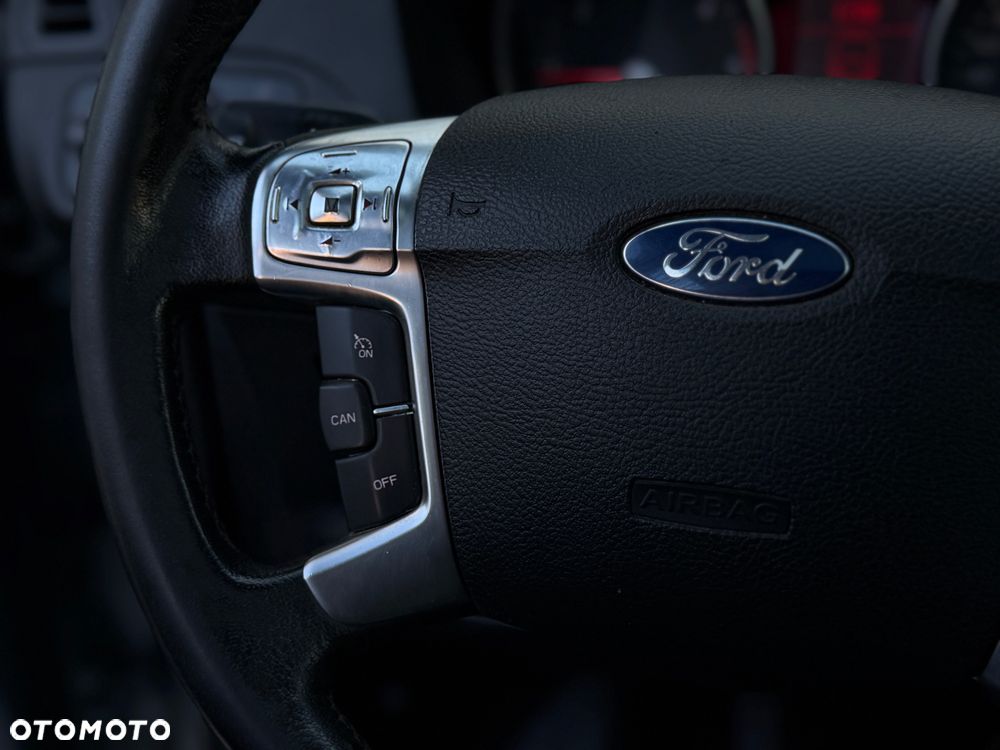 Ford S-Max 2.0 TDCi DPF Titanium - 26