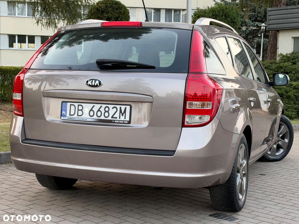 Kia Ceed 1.4 CVVT Dream-Team Edition - 3