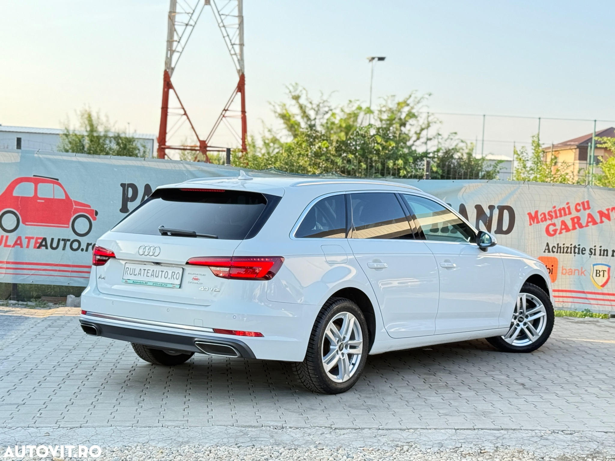 Audi A4 Avant 40 TDI S tronic - 4