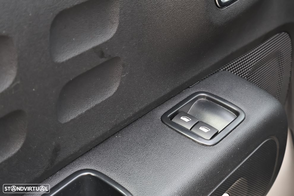 Citroën C3 1.2 PureTech C-Series - 16