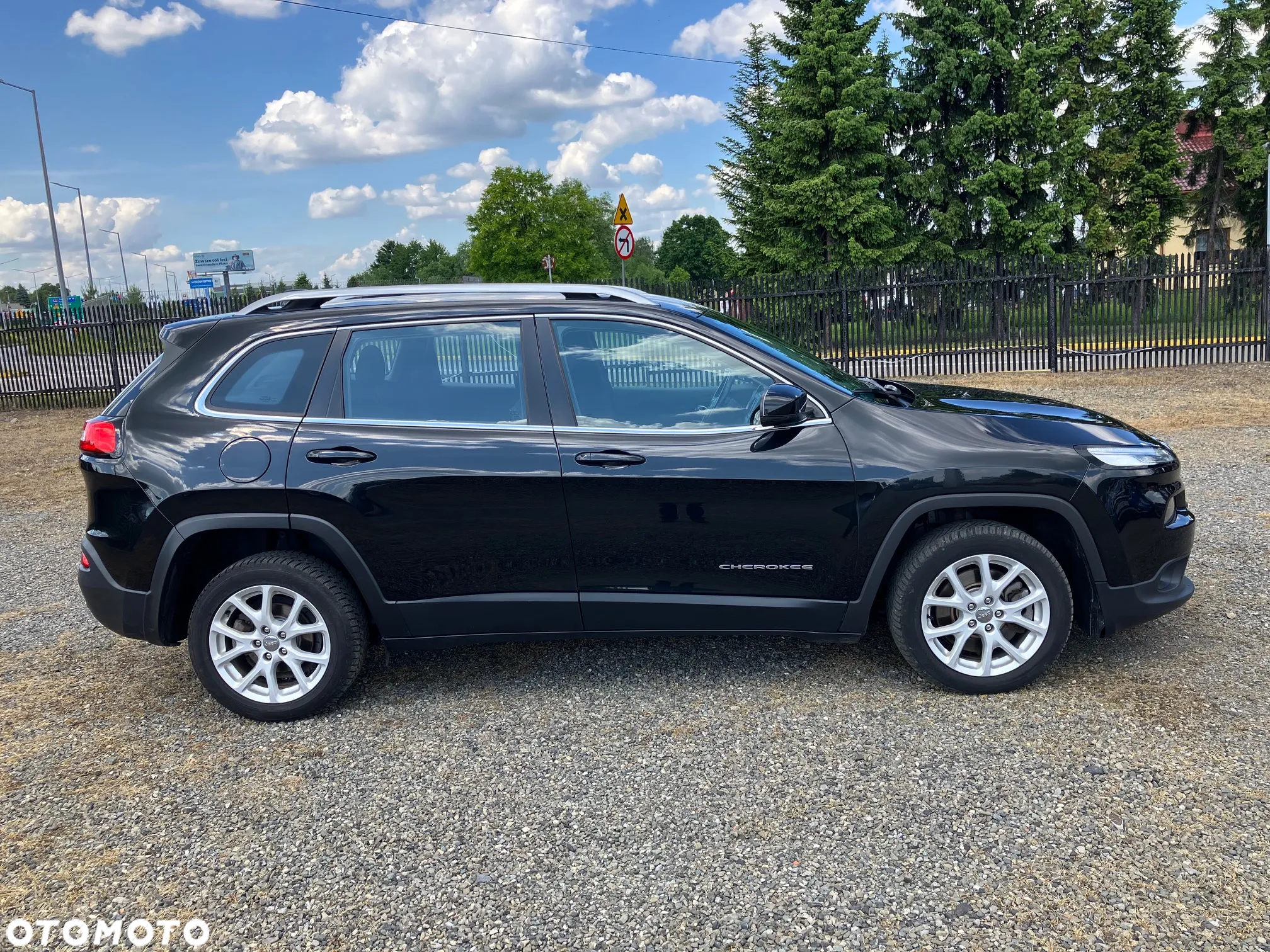 Jeep Cherokee 2.0 MJD 4x2 Longitude - 12