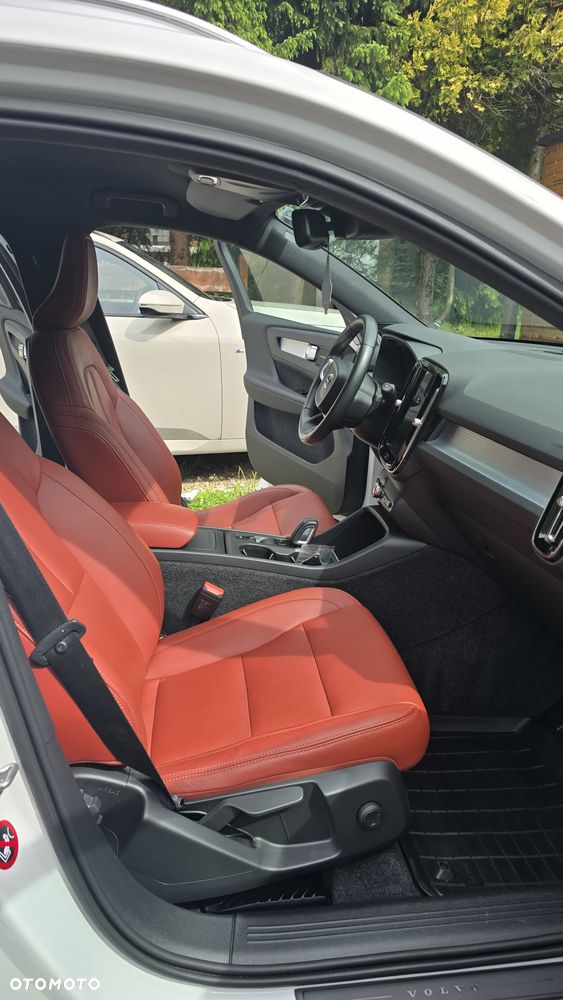 Volvo XC 40 D4 AWD Momentum Pro - 5