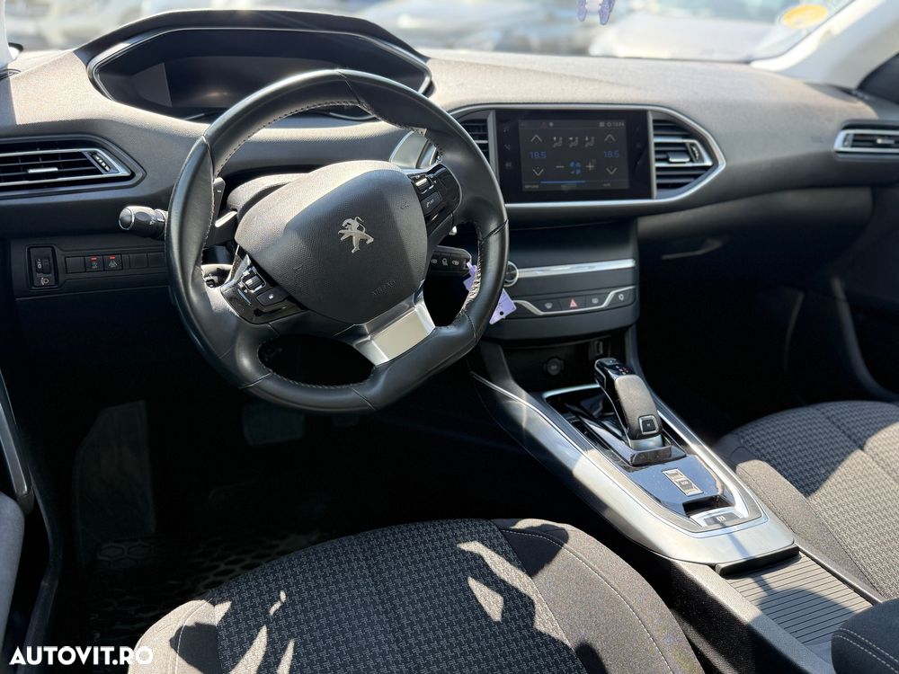 Peugeot 308 BlueHDi 130 EAT8 Business - 5