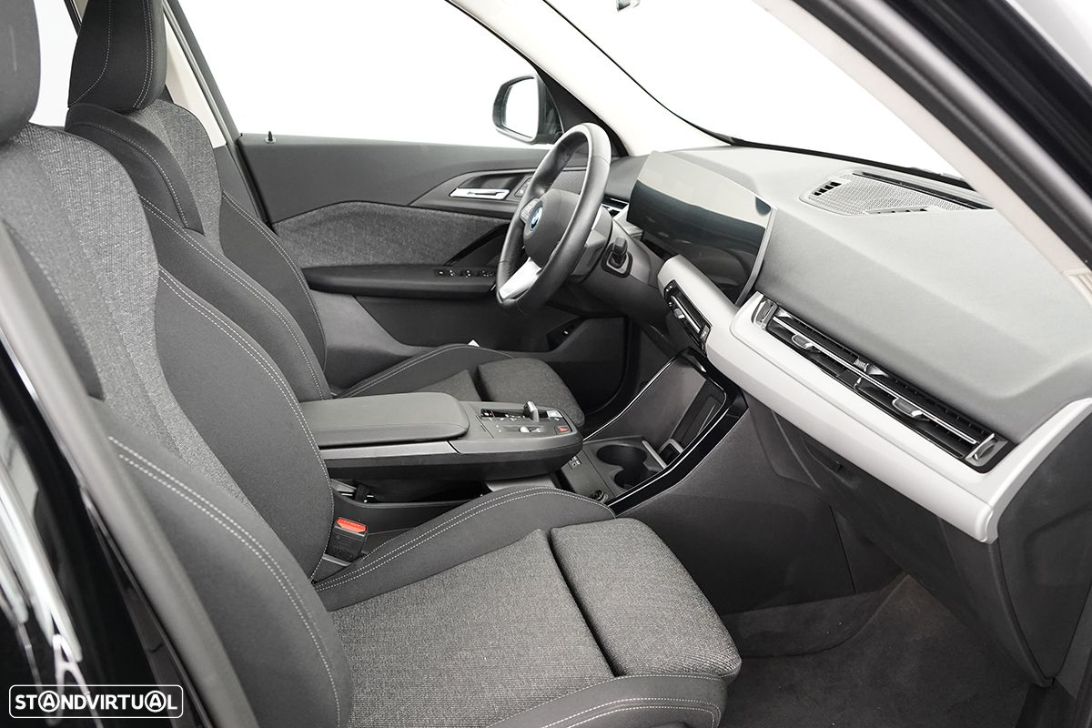 BMW iX1 xDrive30 - 25