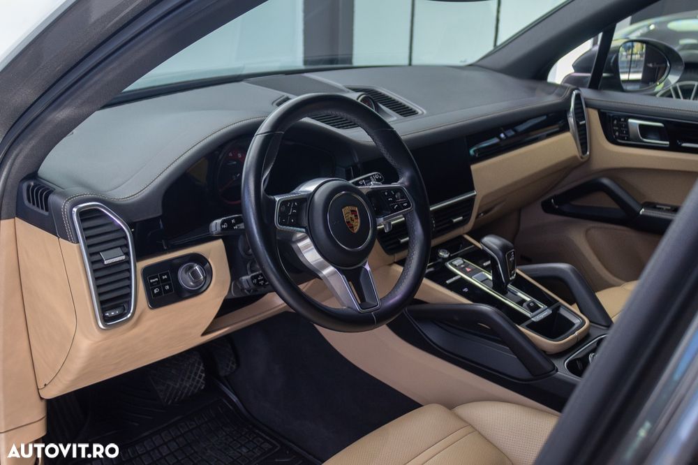 Porsche Cayenne - 25