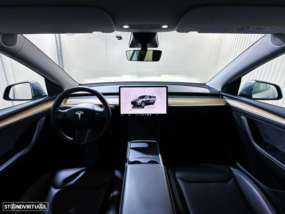 Tesla Model Y Long Range Dual Motor AWD - 11