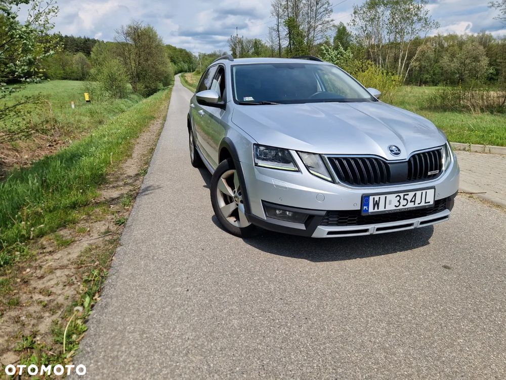Skoda Octavia Scout 2.0 TDI 4x4 DSG - 2