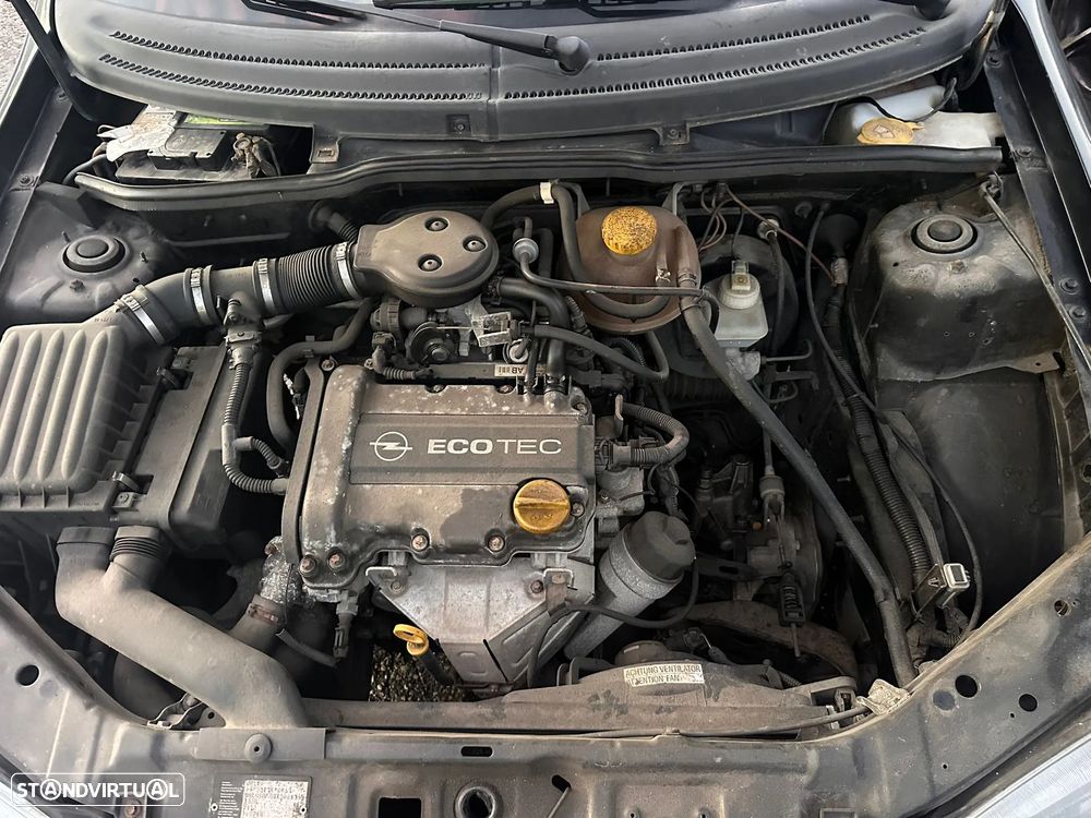 Opel Corsa B 1.2i 45 cv 1993 - 2000 Ref Motor X 12 SZ para peças - 2