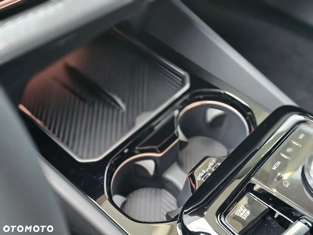 BMW Seria 5 520d xDrive mHEV - 28