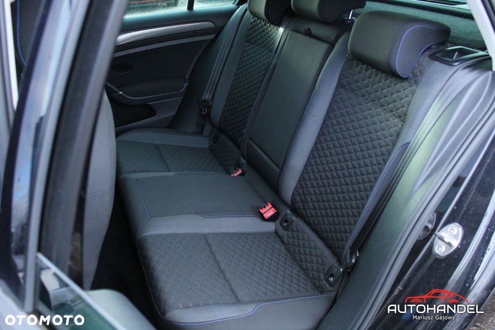 Volkswagen Golf - 19