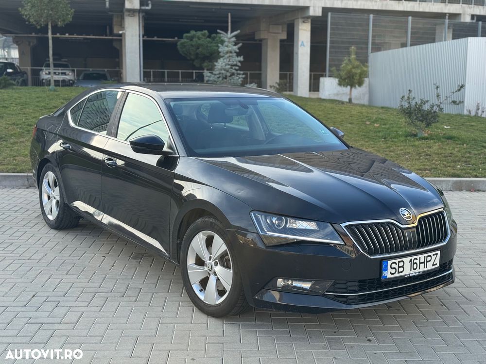 Skoda Superb 2.0 TDI DSG SportLine - 2