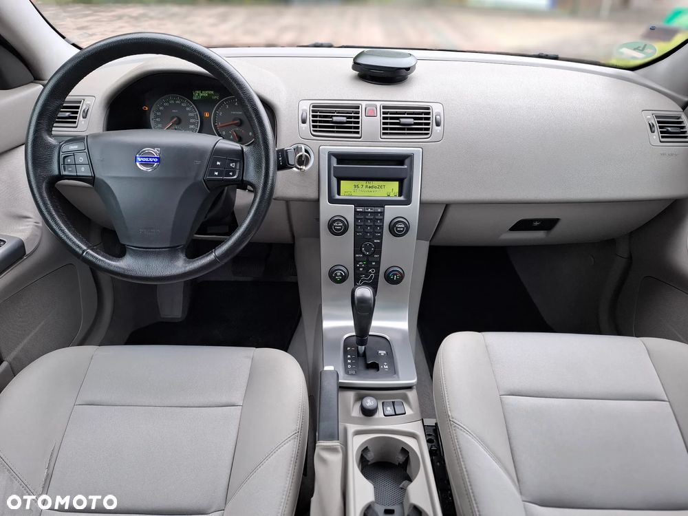 Volvo S40 2.4 Momentum - 9
