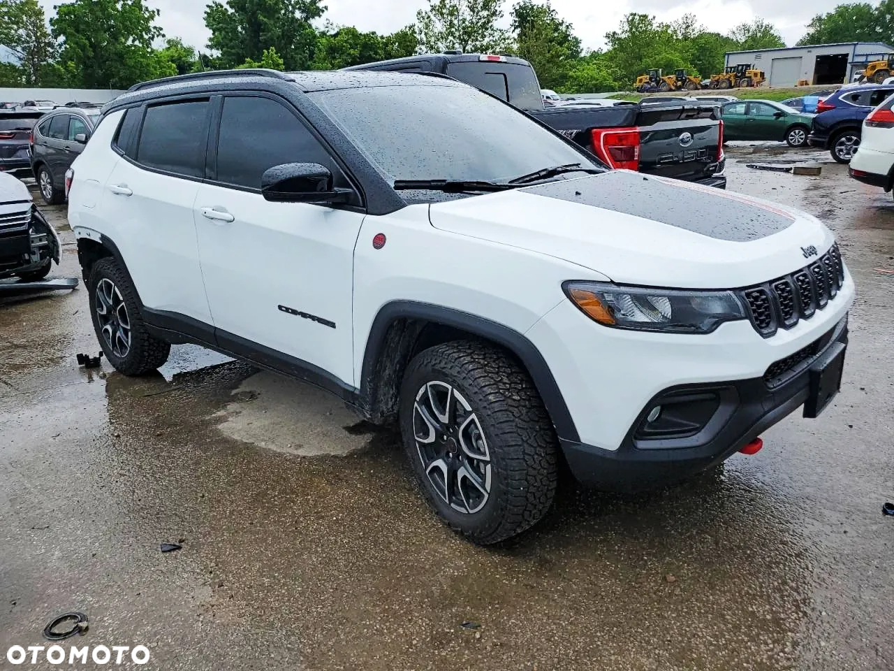 Jeep Compass - 4