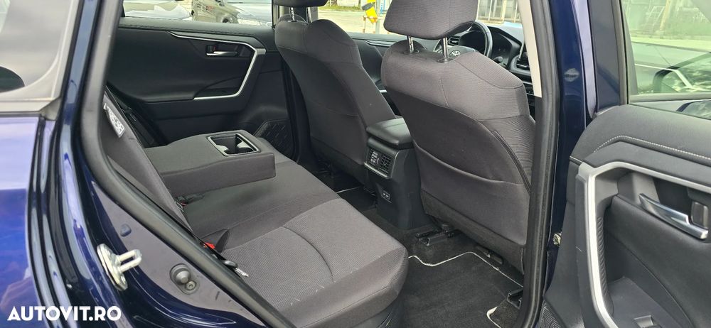 Toyota RAV4 - 9