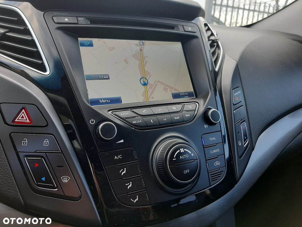 Hyundai i40 Kombi blue 1.6 Family - 14