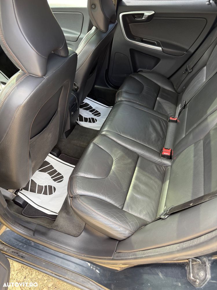 Volvo XC 60 D5 AWD Summum - 9