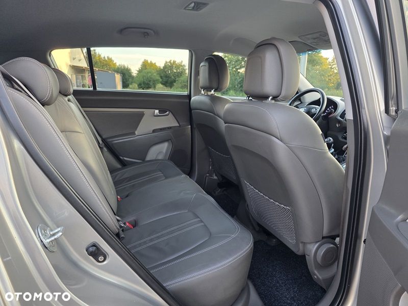 Kia Sportage 1.7 CRDI 2WD Vision - 12