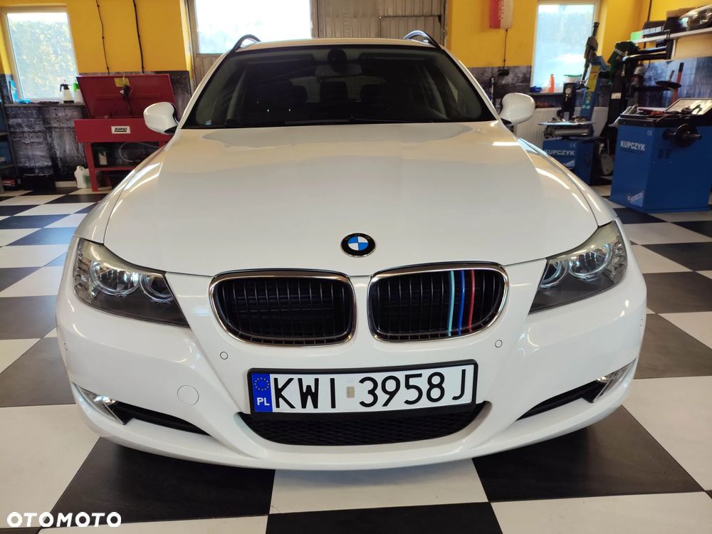 BMW Seria 3 318i - 8