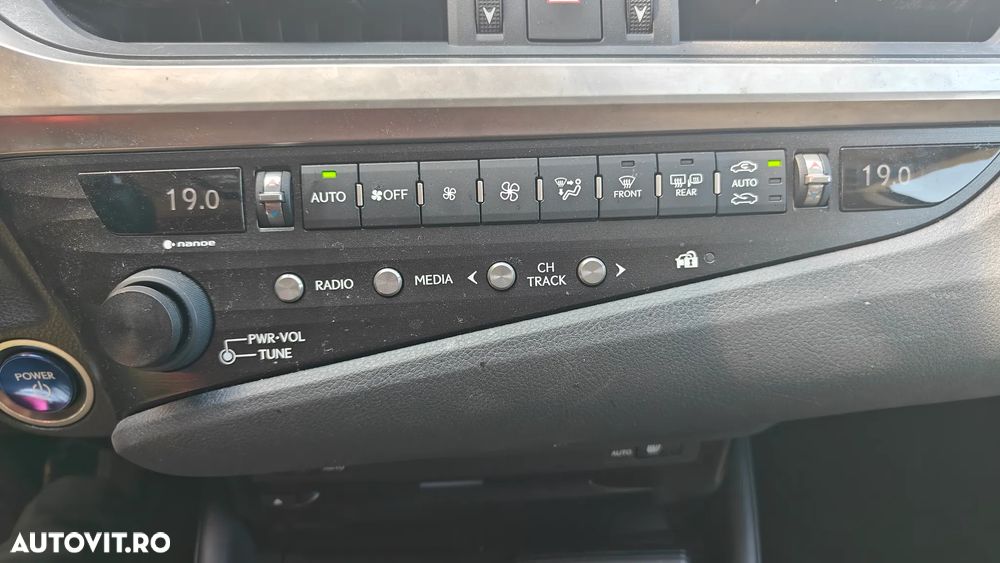 Lexus Seria ES 300h Executive Line - 23