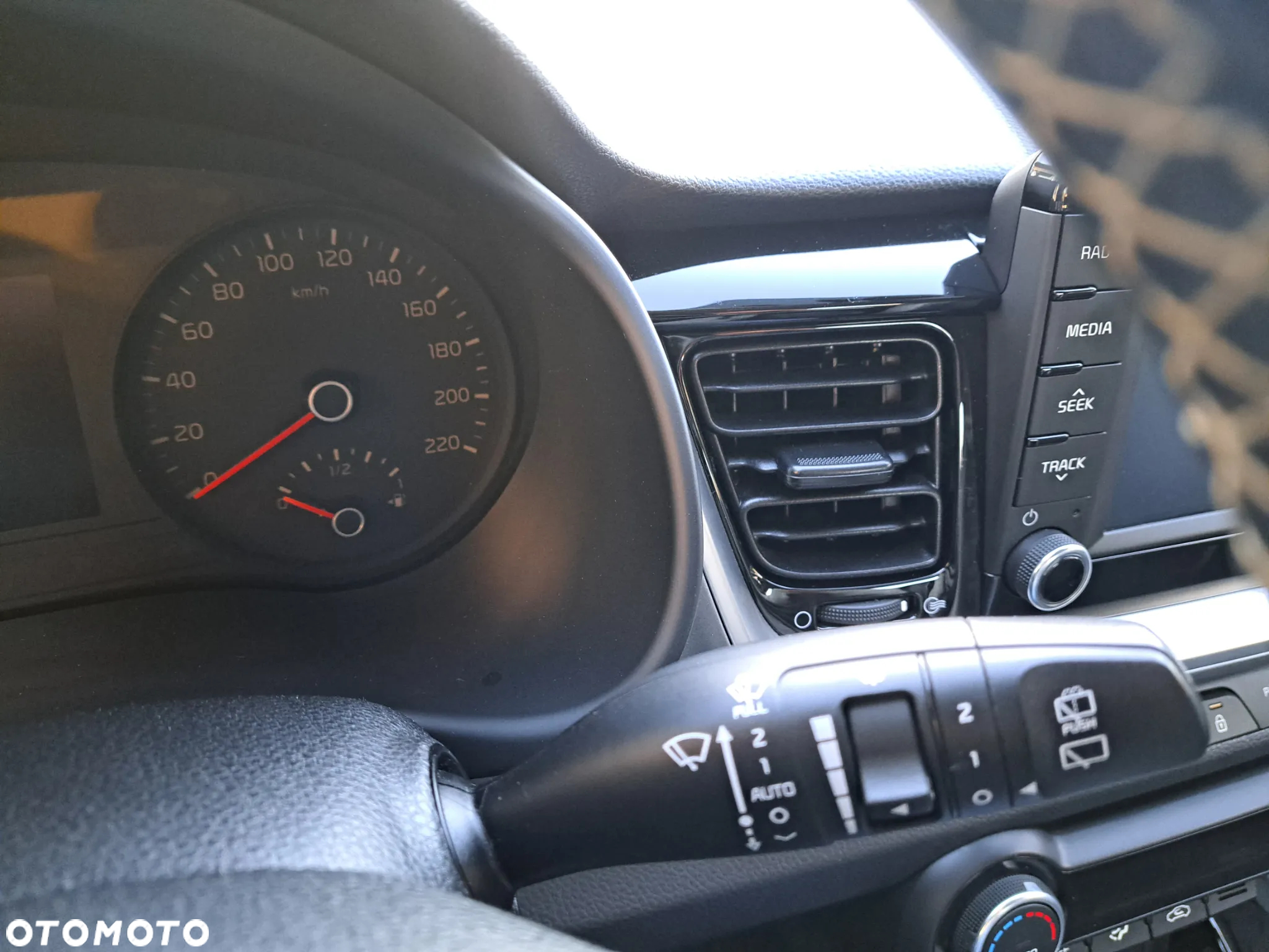 Kia Stonic 1.4 L - 19