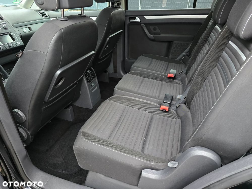 Volkswagen Touran - 13