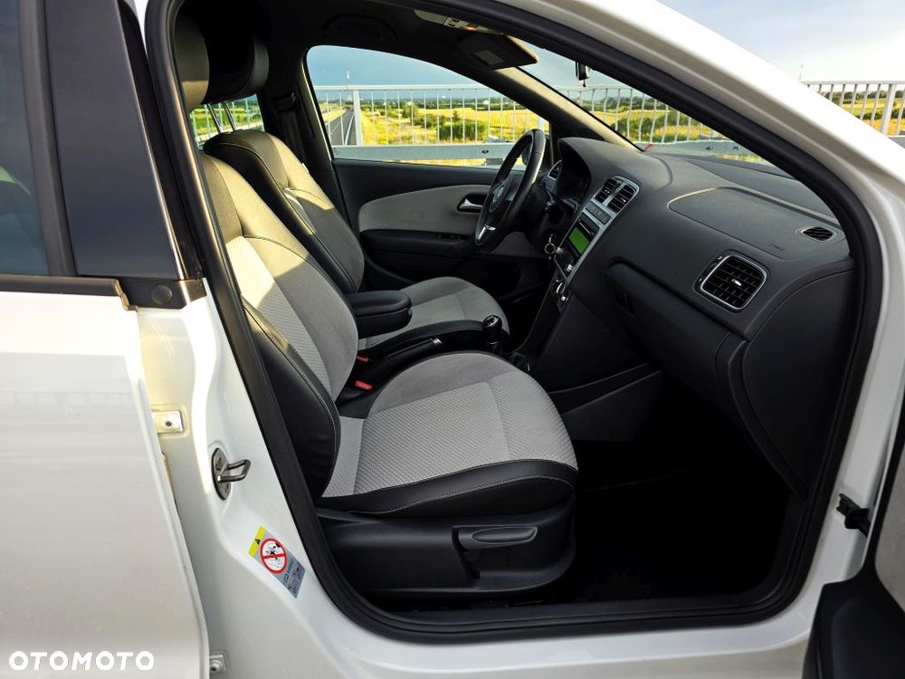 Volkswagen Polo 1.2 TSI Cross Urban White - 27