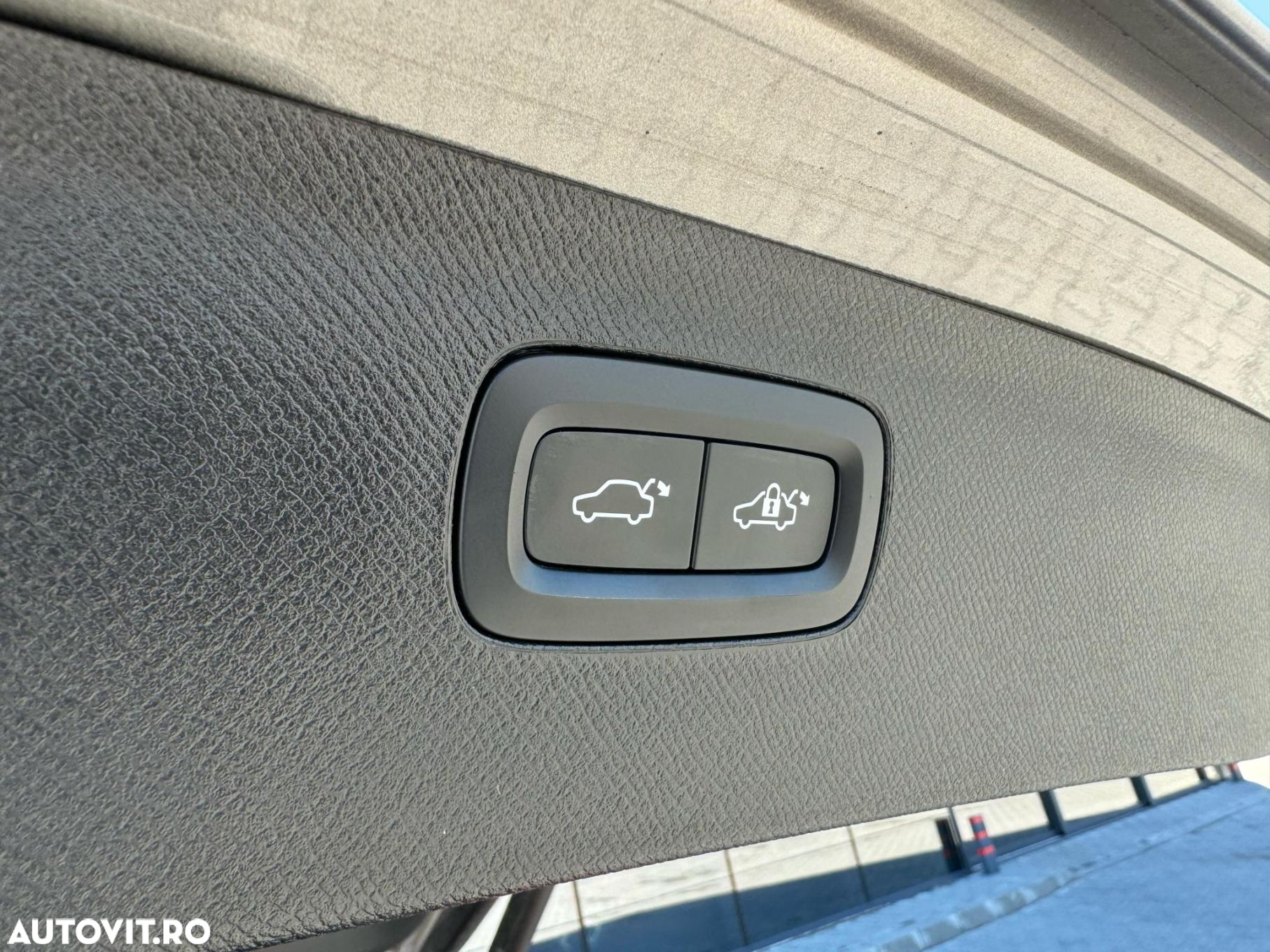 Volvo XC 90 T8 AWD Recharge Geartronic Inscription - 34