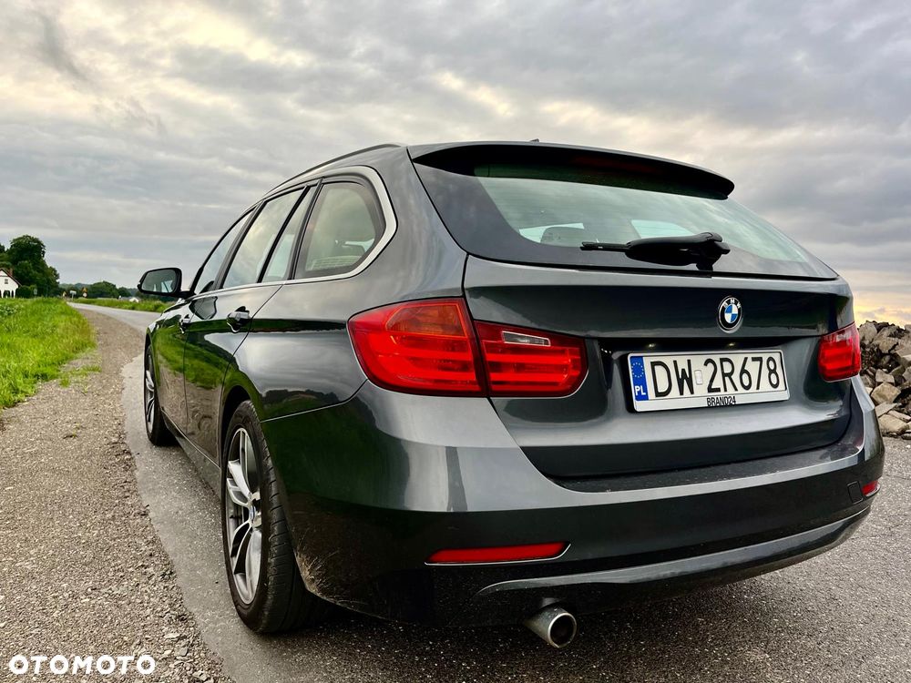 BMW Seria 3 318d xDrive - 9