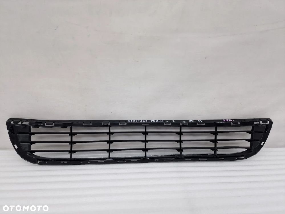 CITROEN BERLINGO / PEUGEOT PARTNER III 12-15 KRAKA ŚRODKOWA ZDERZAKA PRZEDNIEGO , NR 9677603677 , NR AUKCJI K252 - 9