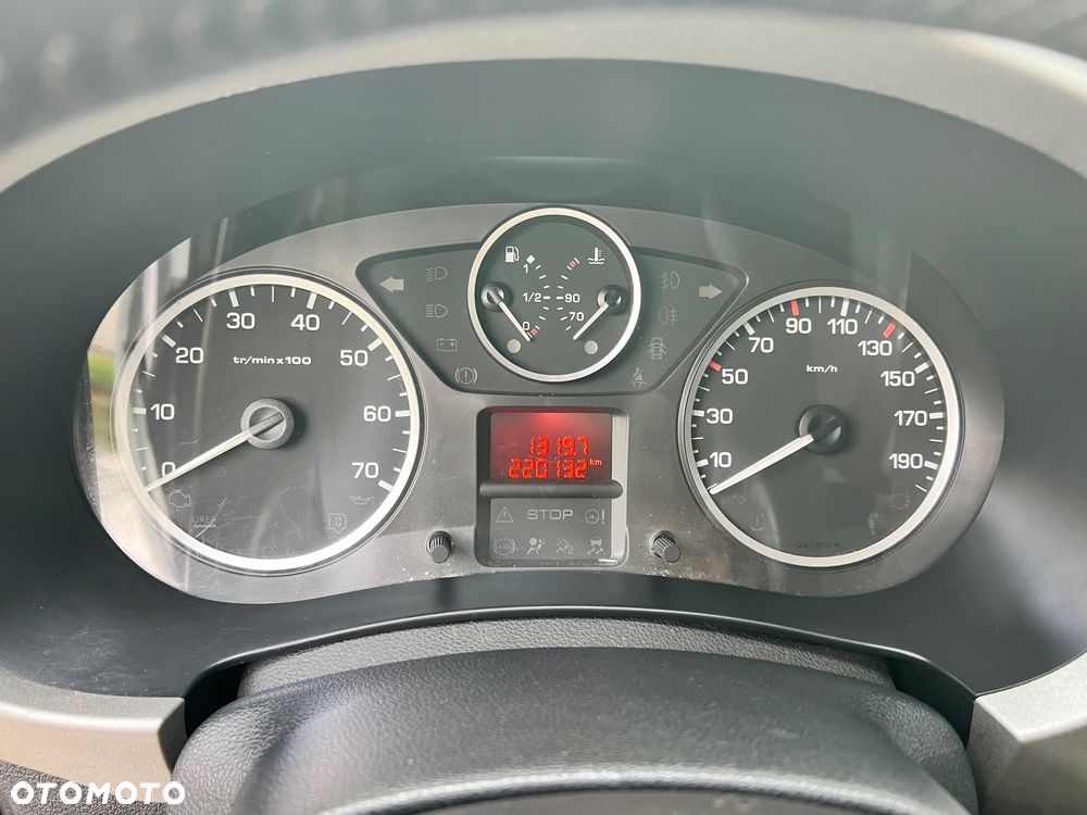 Peugeot Partner HDi FAP 115 Active - 8