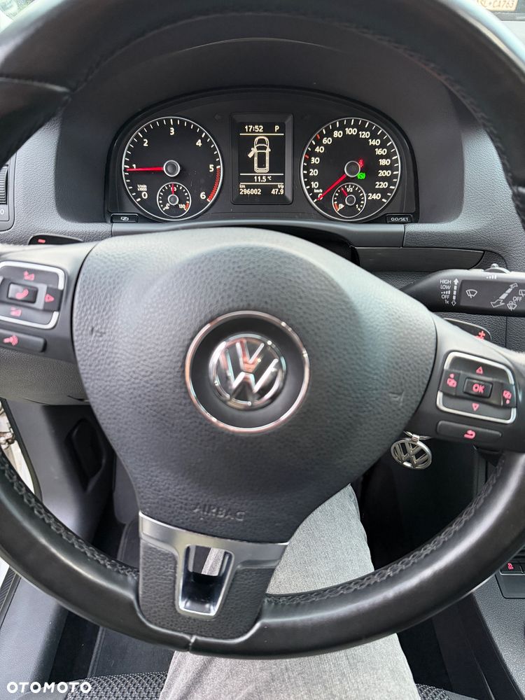 Volkswagen Touran 2.0 TDI DPF BlueMotion Technology DSG Comfortline - 34