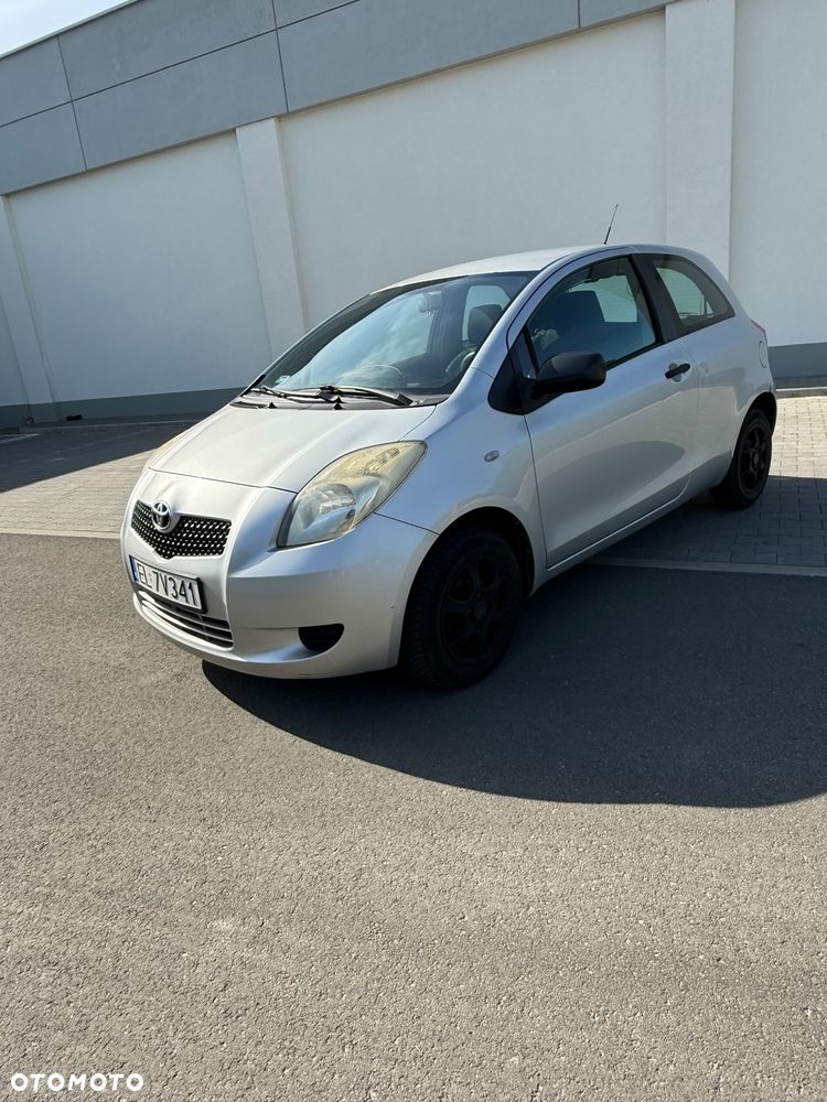 Toyota Yaris 1.0 Terra A/C - 3