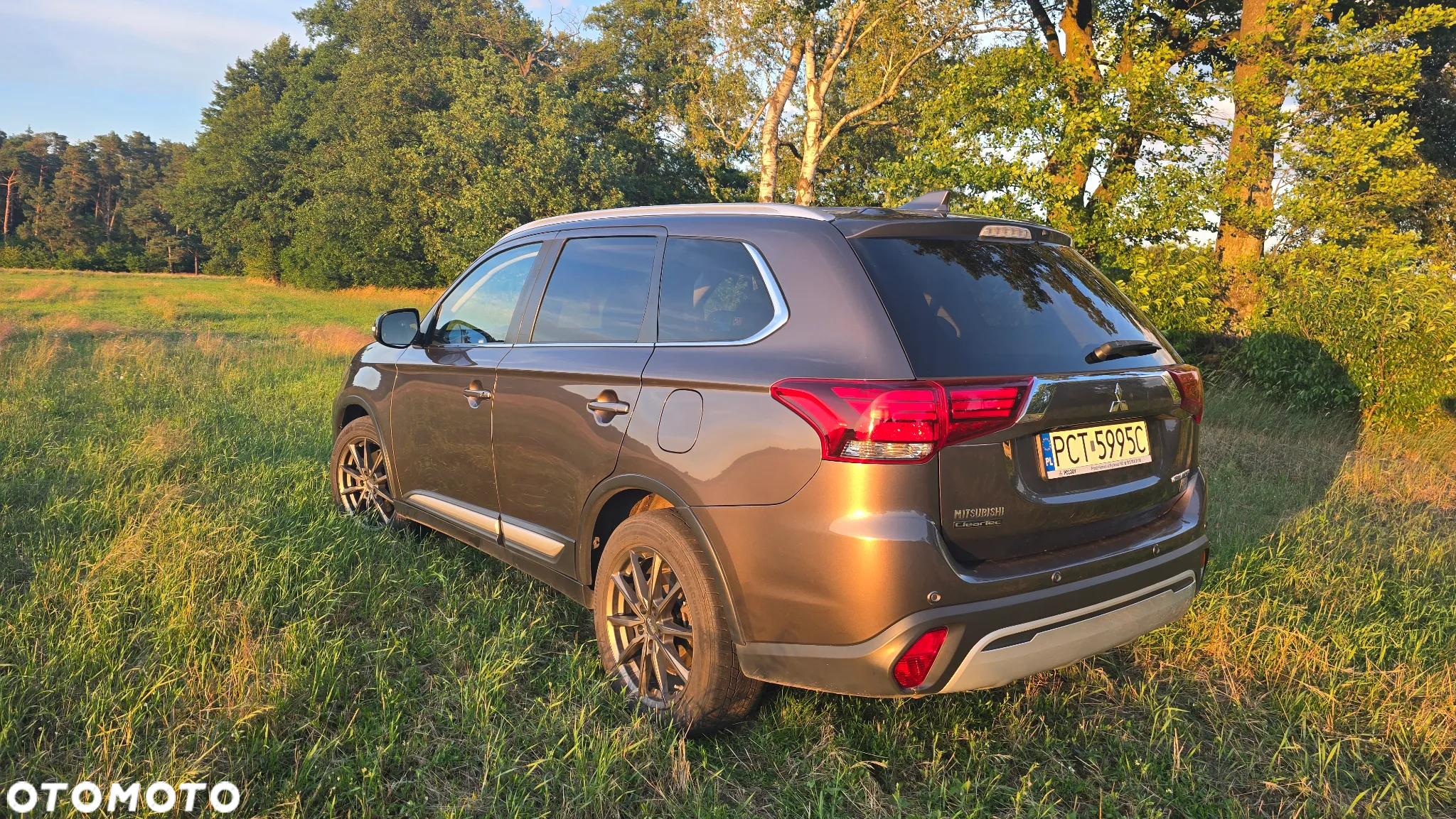 Mitsubishi Outlander 2.0 Instyle + 4WD CVT - 2