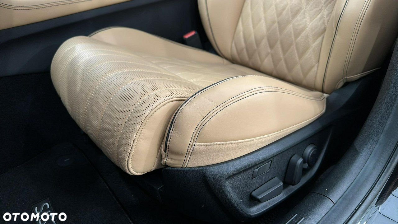 Genesis G70 - 15