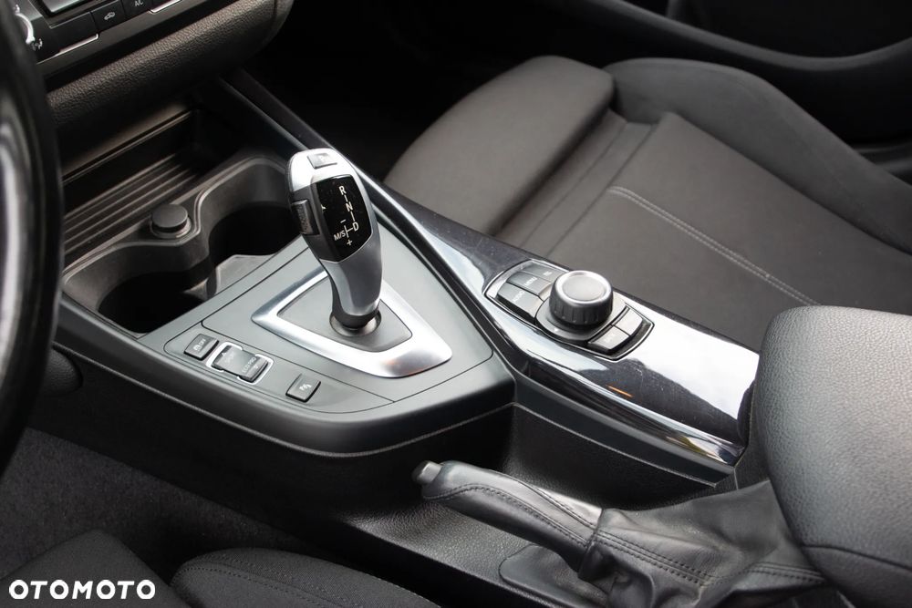 BMW Seria 1 - 27